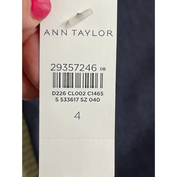 NWT Ann Taylor The Ankle Pant Embroidered Hem Naval Night Wash pants, size 4 - Picture 3 of 16